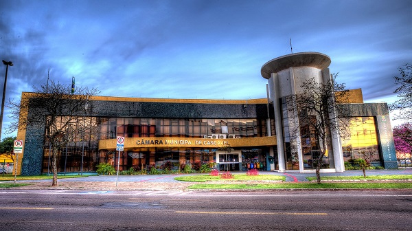 Câmara de Cascavel debate projetos, títulos e até “agentes mirins caçadores de mosquito”