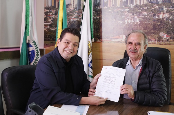Asfalto, enfim! Cascavel avança da era das crateras para o século XXI
